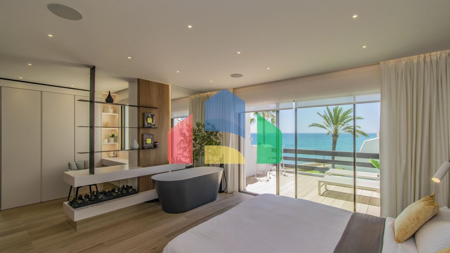 Роскошный дом у моря на Золотой Миле с потрясающим видом на море