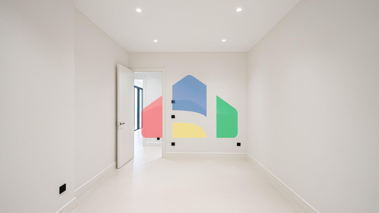 Современная новая вилла в 100 м от пляжа в Марбелье, Золотая Миля.