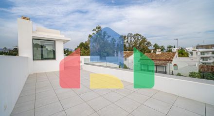 Современная новая вилла в 100 м от пляжа в Марбелье, Золотая Миля.