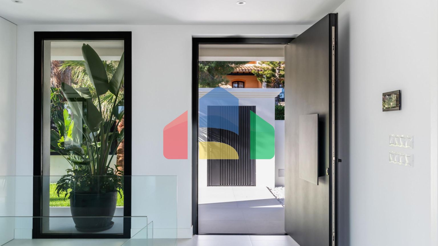 Современная роскошь встречается с андалузским очарованием на востоке Марбельи