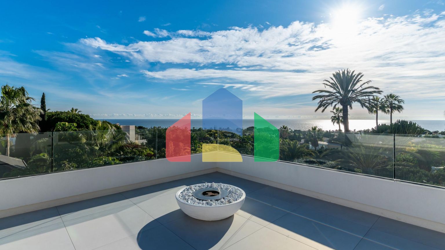 Современная роскошь встречается с андалузским очарованием на востоке Марбельи