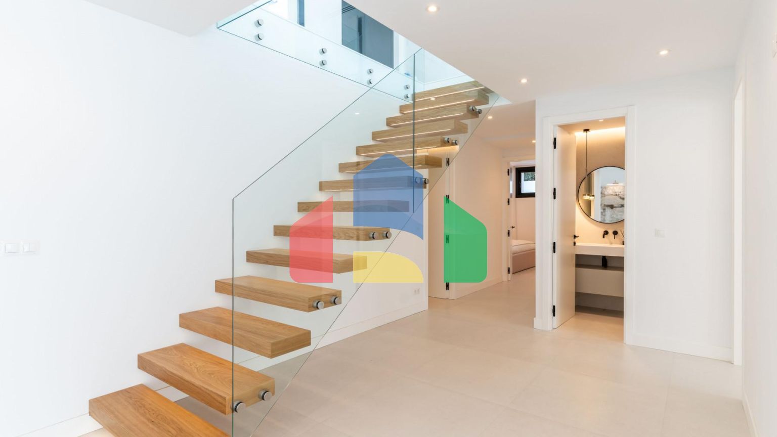 Современная роскошь встречается с андалузским очарованием на востоке Марбельи