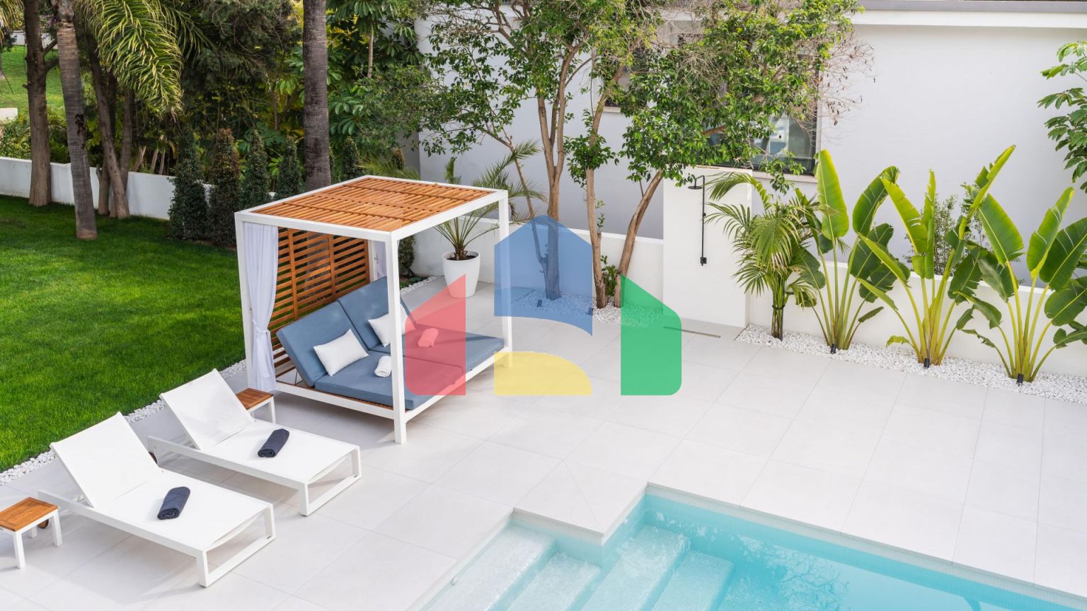 Современная роскошь встречается с андалузским очарованием на востоке Марбельи