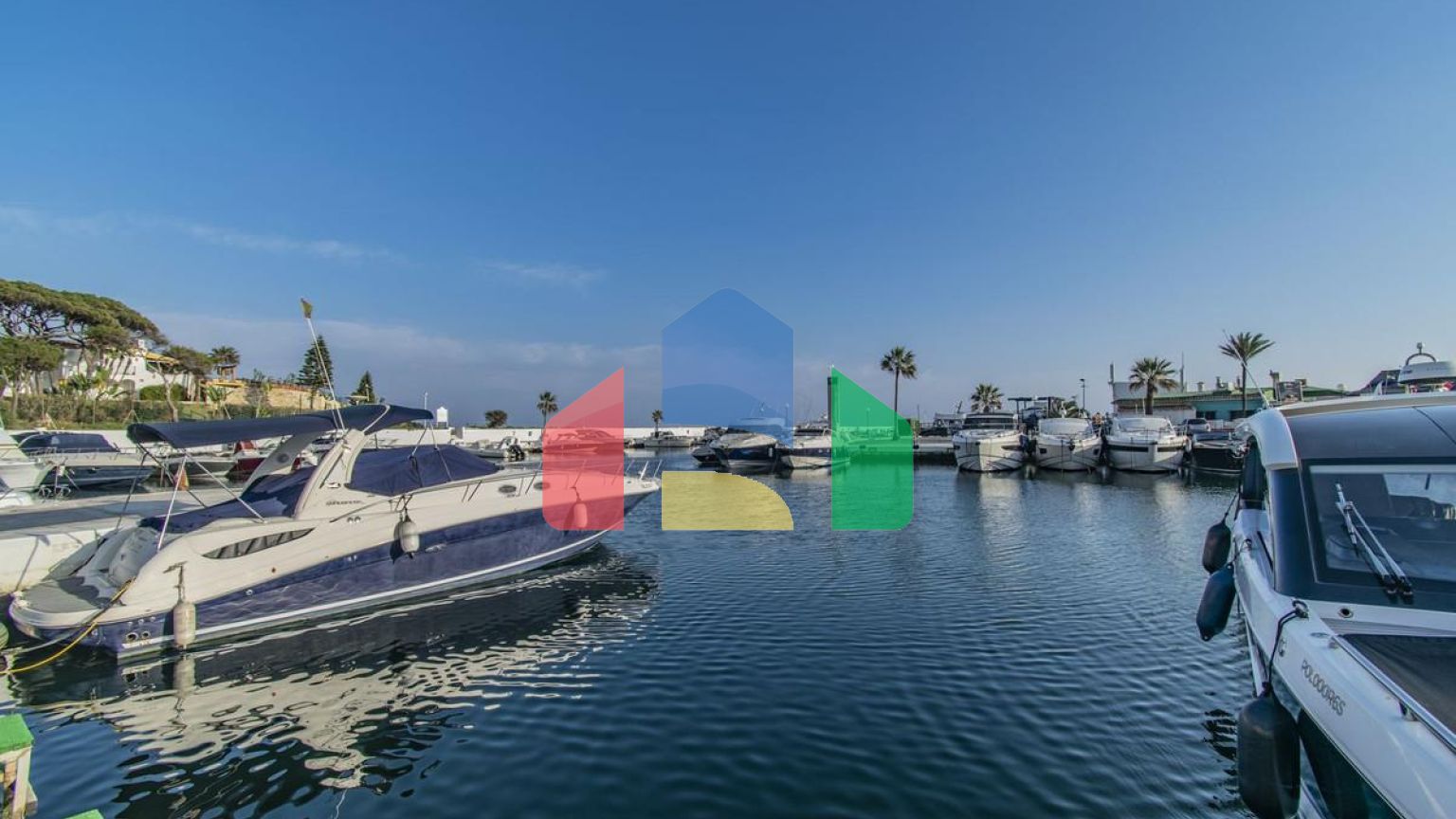 Уникальная возможность в порту Кабопино – шаг до лучших пляжей Марбельи