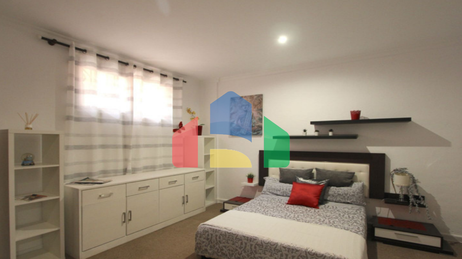 Вилла с 6 спальнями в охраняемом сообществе на поле для гольфа Санта-Клара, Марбелья