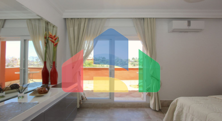 Вилла с 6 спальнями в охраняемом сообществе на поле для гольфа Санта-Клара, Марбелья