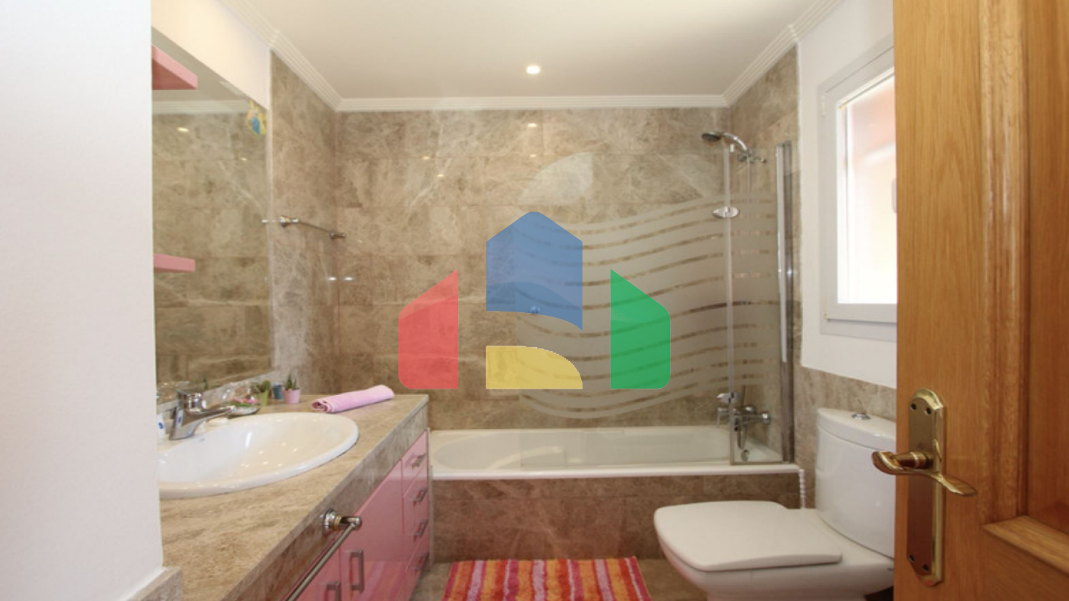 Вилла с 6 спальнями в охраняемом сообществе на поле для гольфа Санта-Клара, Марбелья