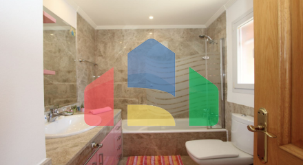 Вилла с 6 спальнями в охраняемом сообществе на поле для гольфа Санта-Клара, Марбелья