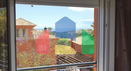 Вилла с 6 спальнями в охраняемом сообществе на поле для гольфа Санта-Клара, Марбелья