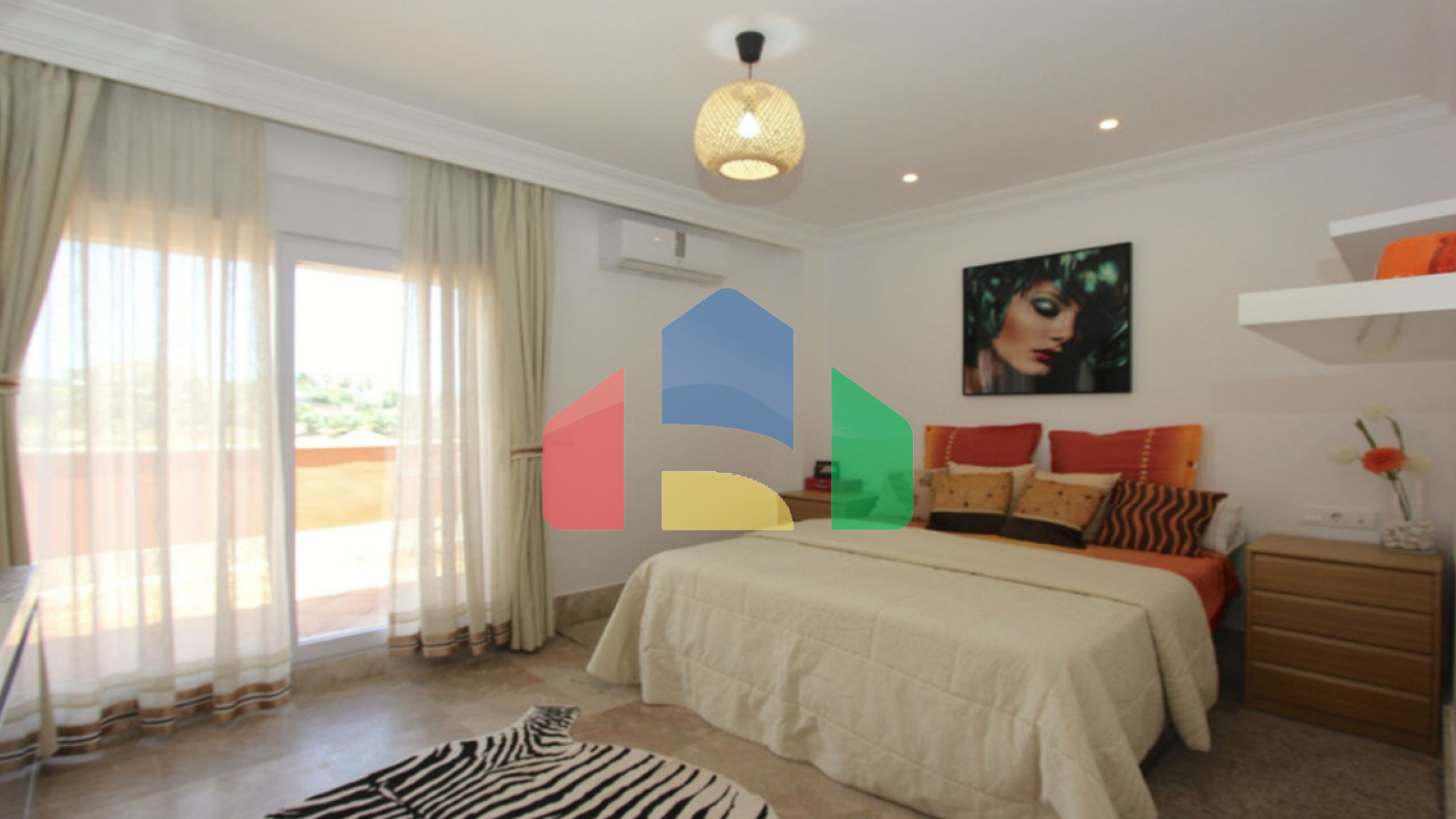 Вилла с 6 спальнями в охраняемом сообществе на поле для гольфа Санта-Клара, Марбелья