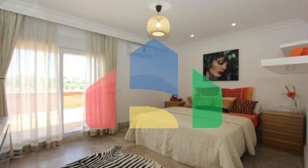 Вилла с 6 спальнями в охраняемом сообществе на поле для гольфа Санта-Клара, Марбелья