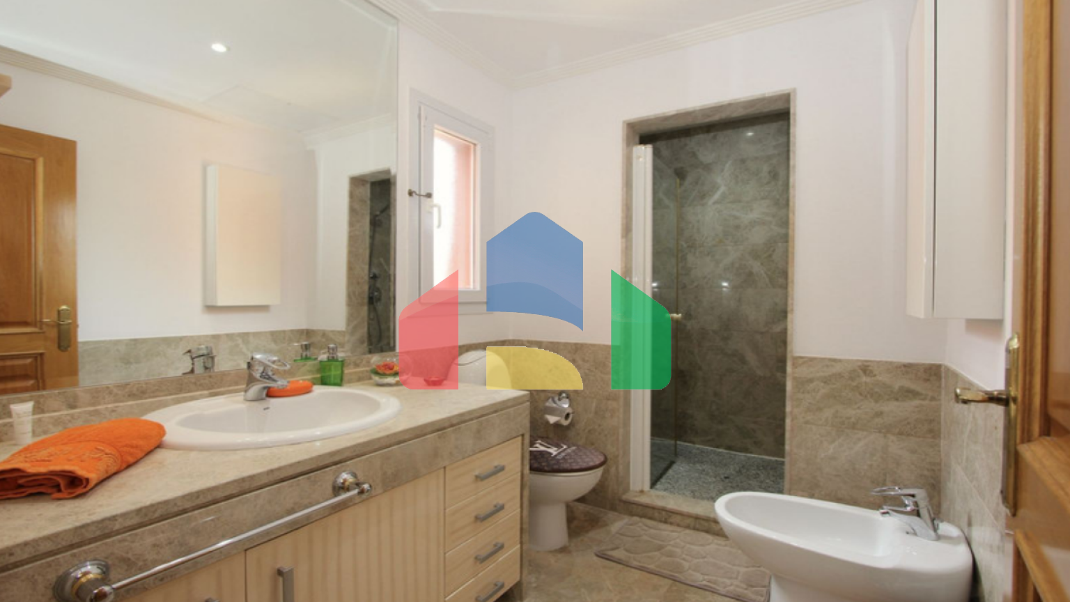 Вилла с 6 спальнями в охраняемом сообществе на поле для гольфа Санта-Клара, Марбелья