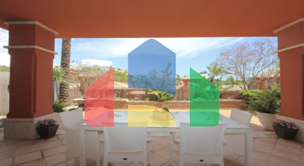 Вилла с 6 спальнями в охраняемом сообществе на поле для гольфа Санта-Клара, Марбелья