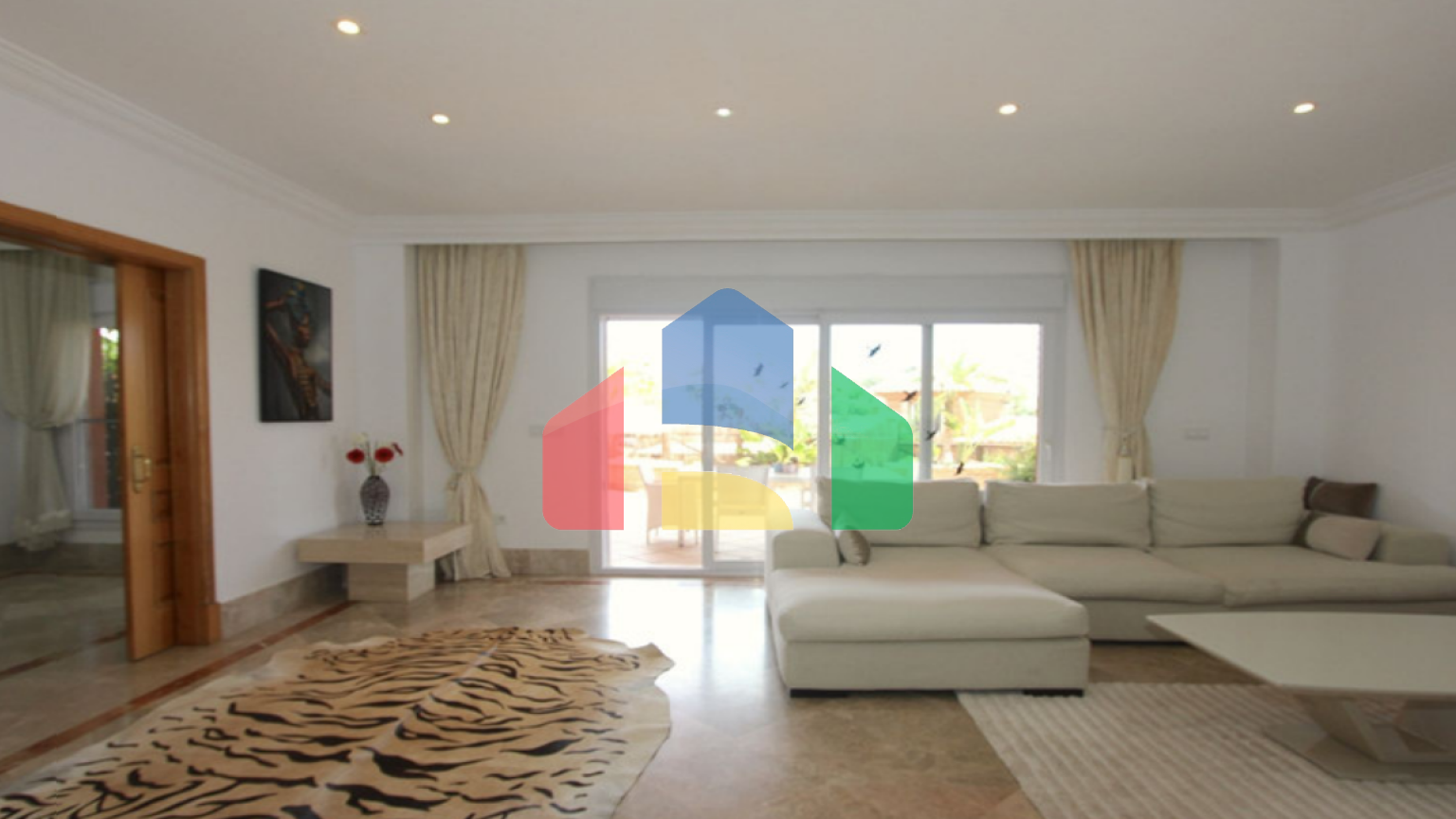 Вилла с 6 спальнями в охраняемом сообществе на поле для гольфа Санта-Клара, Марбелья