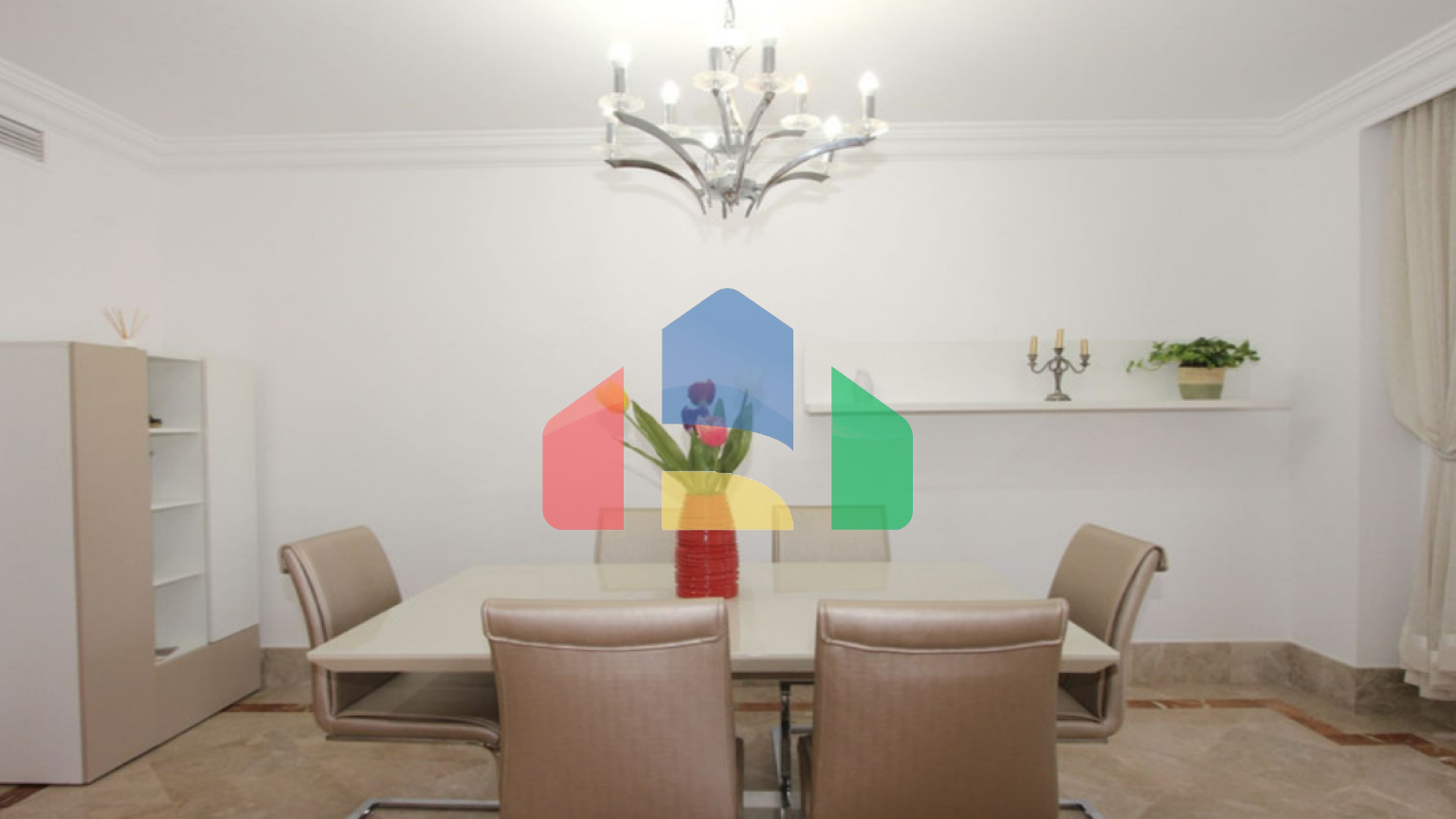 Вилла с 6 спальнями в охраняемом сообществе на поле для гольфа Санта-Клара, Марбелья