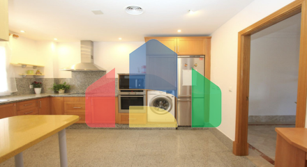 Вилла с 6 спальнями в охраняемом сообществе на поле для гольфа Санта-Клара, Марбелья