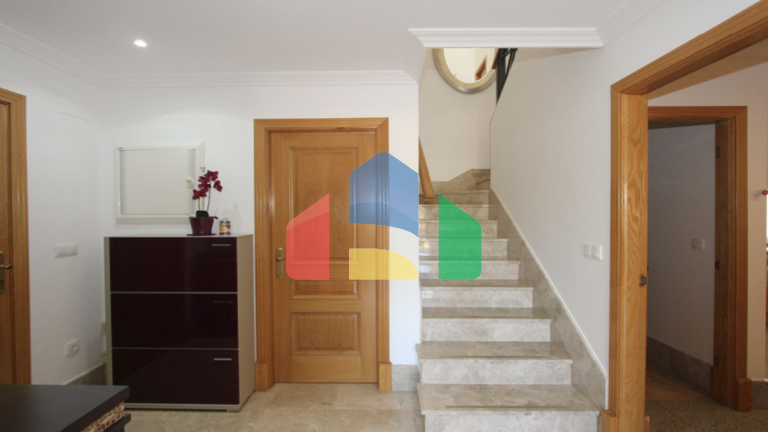 Вилла с 6 спальнями в охраняемом сообществе на поле для гольфа Санта-Клара, Марбелья