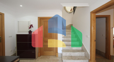 Вилла с 6 спальнями в охраняемом сообществе на поле для гольфа Санта-Клара, Марбелья