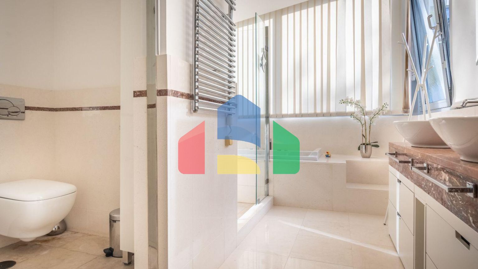 Великолепный таунхаус в роскошной урбанизации в Сьерра-Бланке