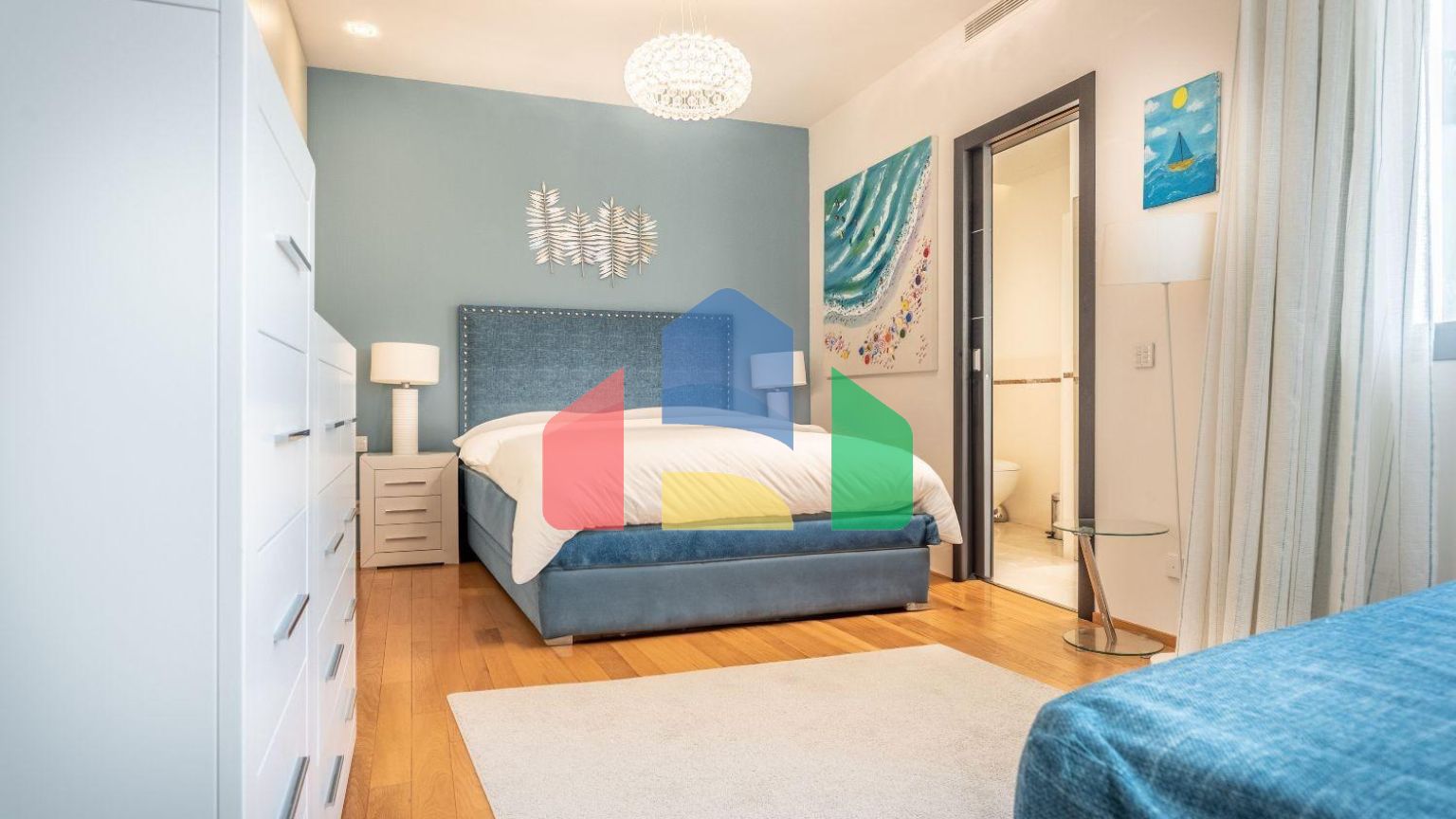 Великолепный таунхаус в роскошной урбанизации в Сьерра-Бланке