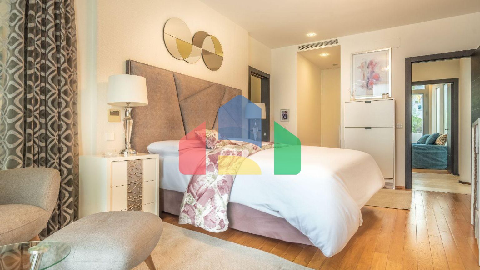 Великолепный таунхаус в роскошной урбанизации в Сьерра-Бланке