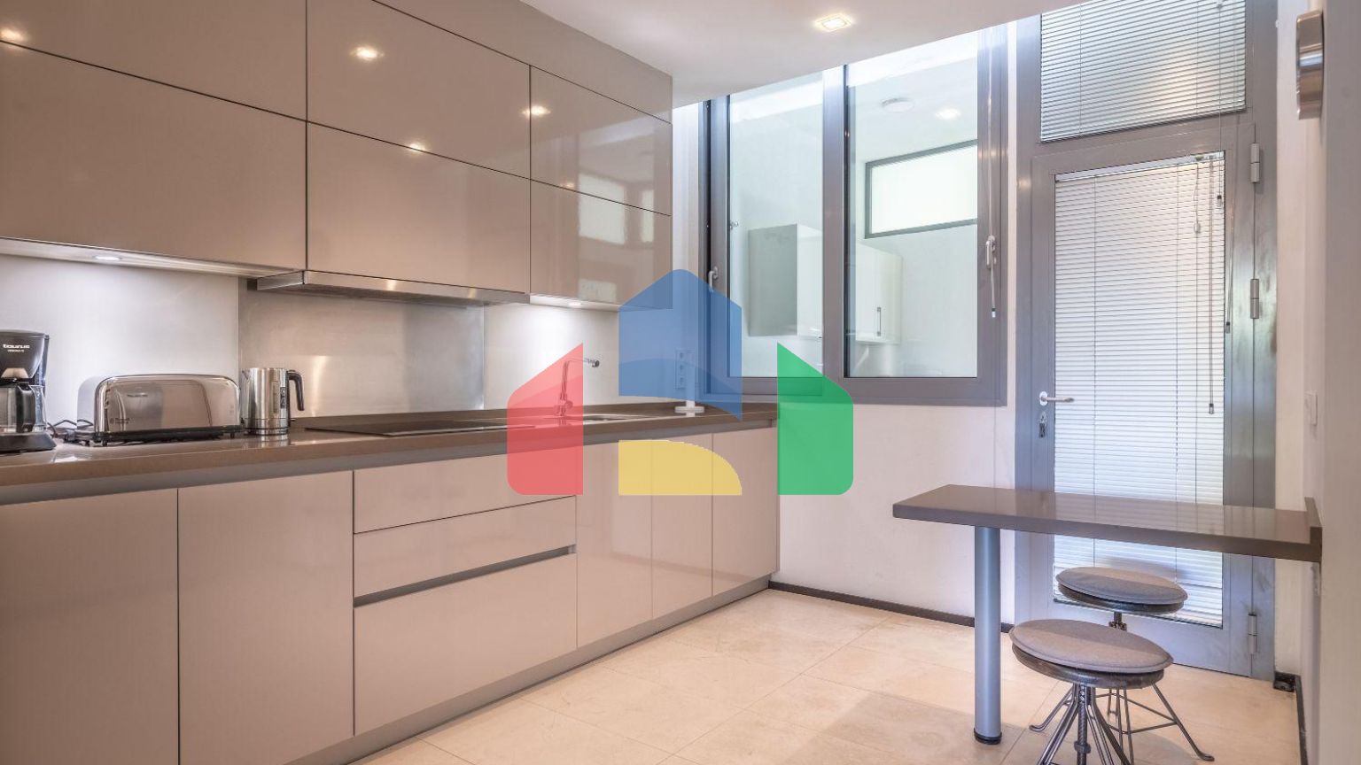 Великолепный таунхаус в роскошной урбанизации в Сьерра-Бланке