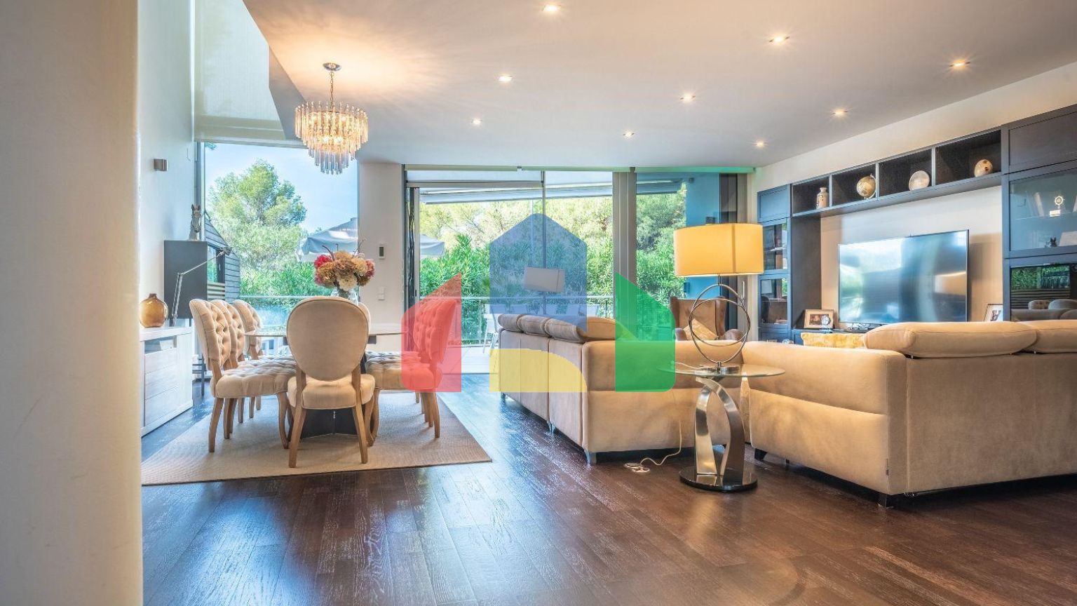 Великолепный таунхаус в роскошной урбанизации в Сьерра-Бланке