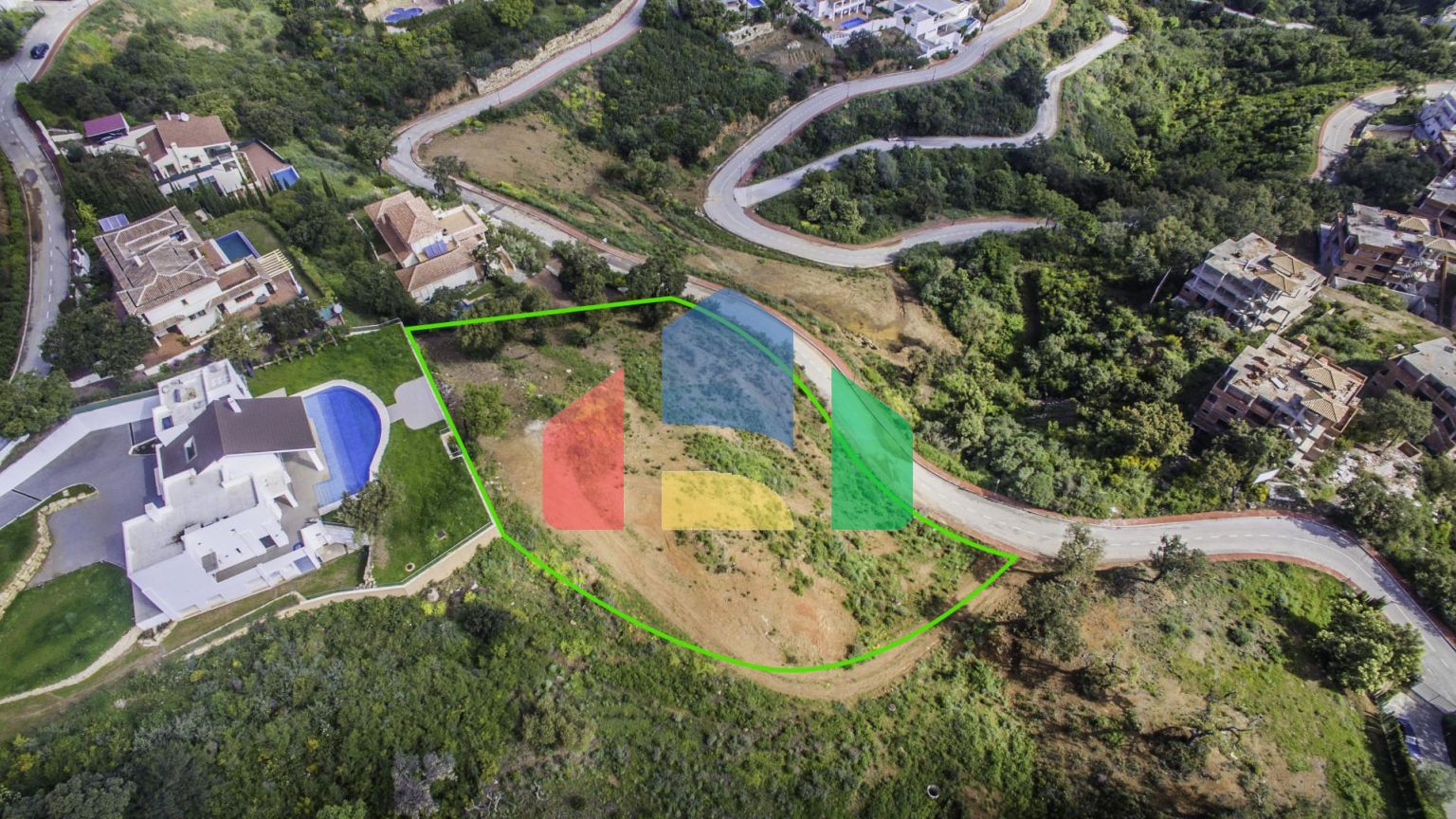 Великолепная вилла с видом на море в районе Ла Майрена, Марбелья