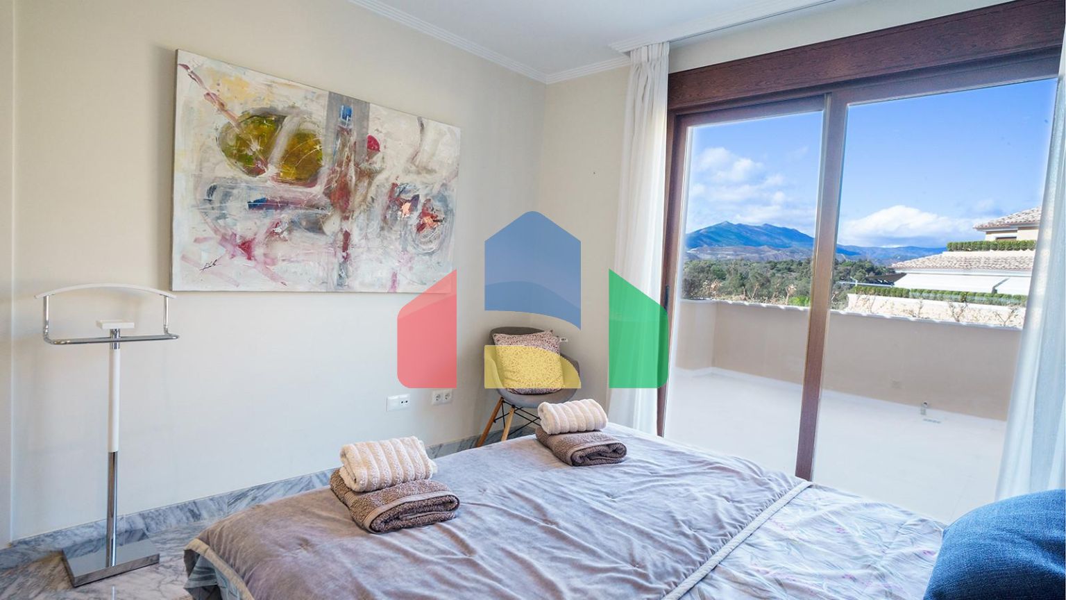 Изысканный дуплекс-пентхаус с панорамным видами в Марбелье, Золотая миля