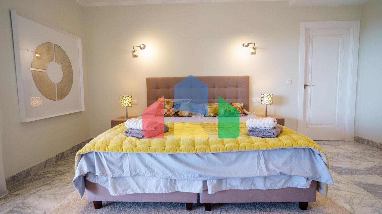 Изысканный дуплекс-пентхаус с панорамным видами в Марбелье, Золотая миля