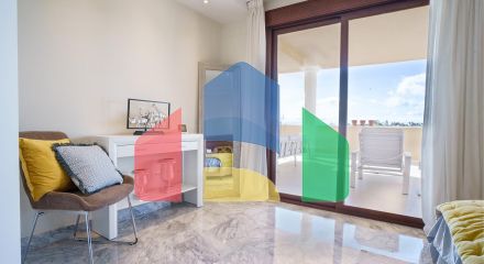 Изысканный дуплекс-пентхаус с панорамным видами в Марбелье, Золотая миля