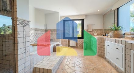 Роскошная вилла на берегу моря в Лос-Монтерос, Марбелья