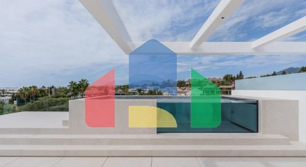 Потрясающий таунхаус класса люкс на Золотой миле в Марбелье Потрясающий таунхаус класса люкс на Золотой миле в Марбелье