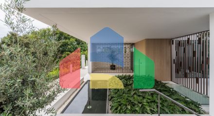 Потрясающий таунхаус класса люкс на Золотой миле в Марбелье Потрясающий таунхаус класса люкс на Золотой миле в Марбелье