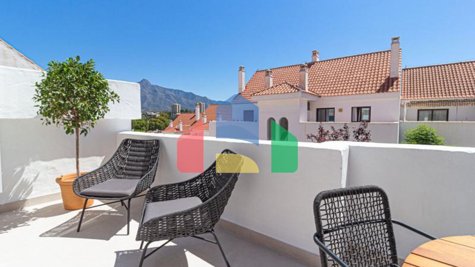 3-комнатные квартира в La Maestranza, Новая Андалусия со свежим ремонтом