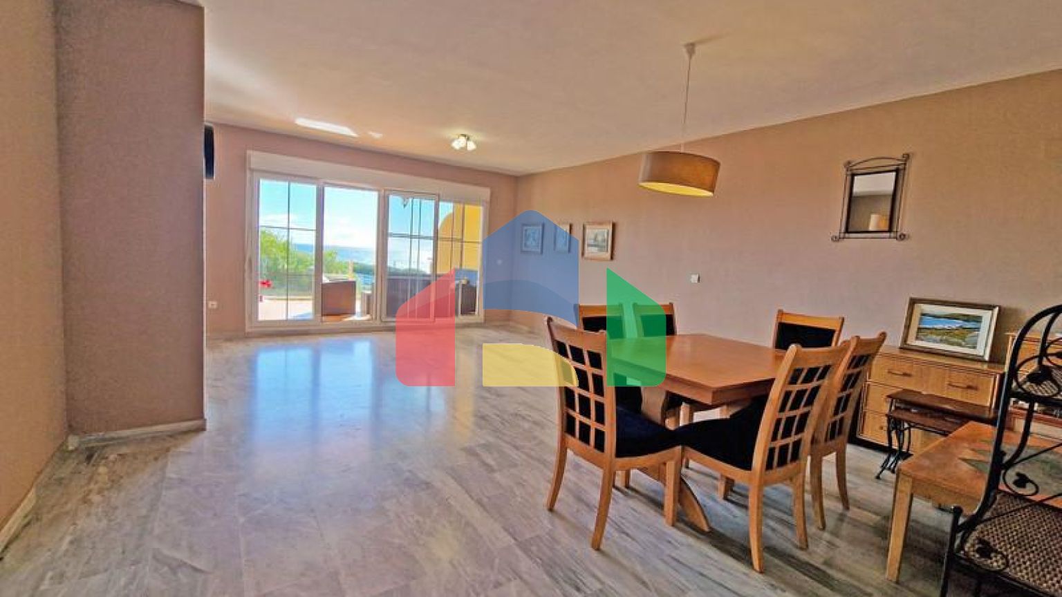 Квартира на первом этаже на продажу в Марбелье.