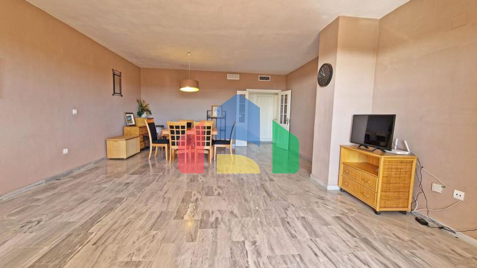 Квартира на первом этаже на продажу в Марбелье.