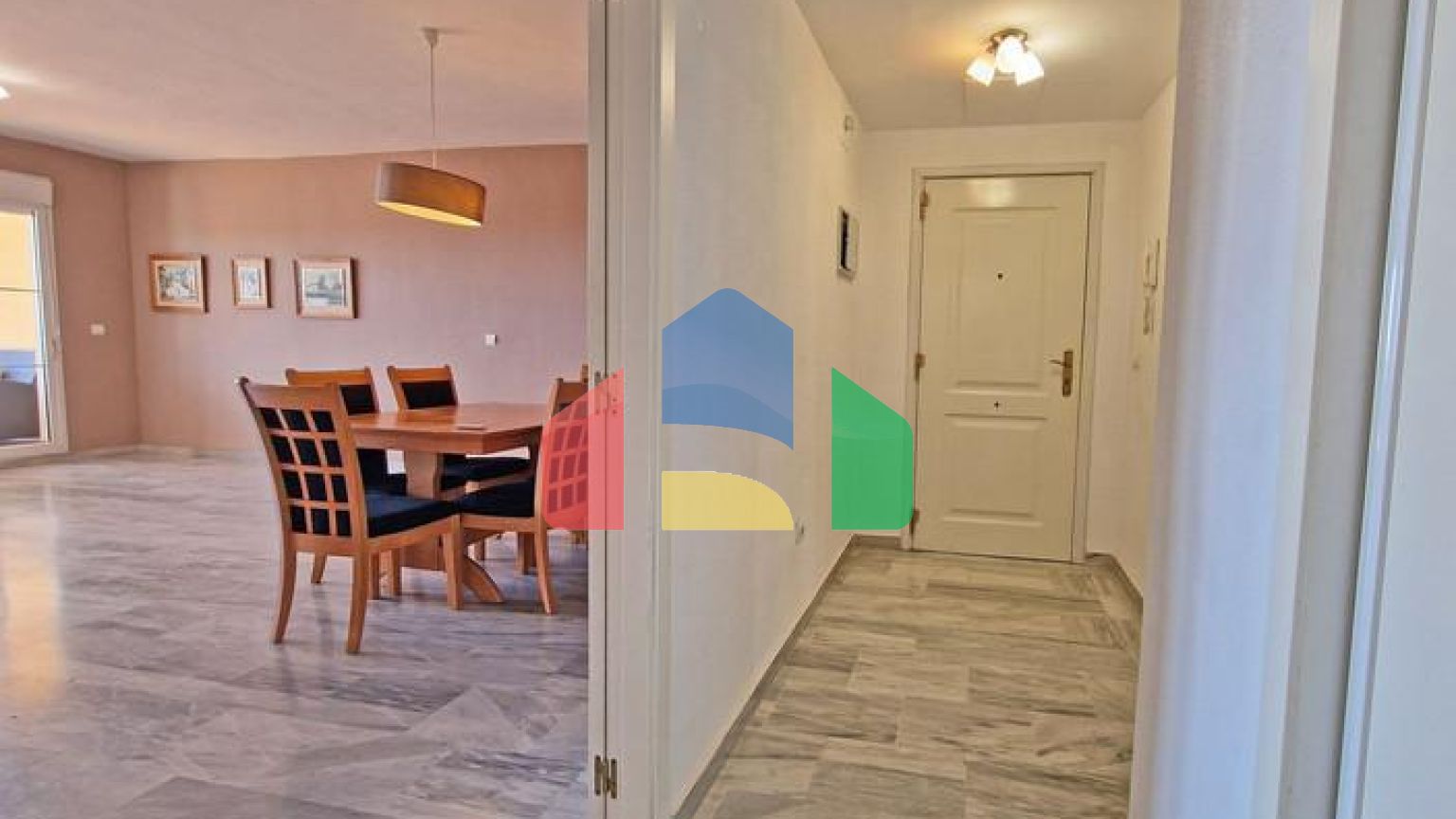 Квартира на первом этаже на продажу в Марбелье.