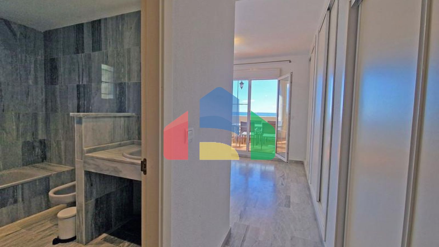 Квартира на первом этаже на продажу в Марбелье.