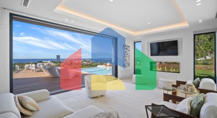 Impressive 4-bedroom villa located in the Rio Real area of Marbella