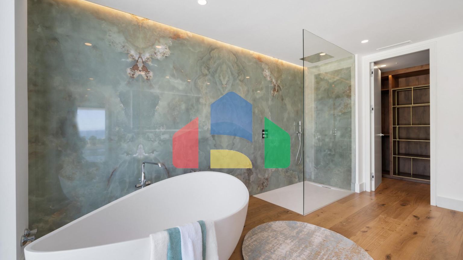 Впечатляющая вилла с 4 спальнями, расположенная в районе Рио Реал, Марбелья