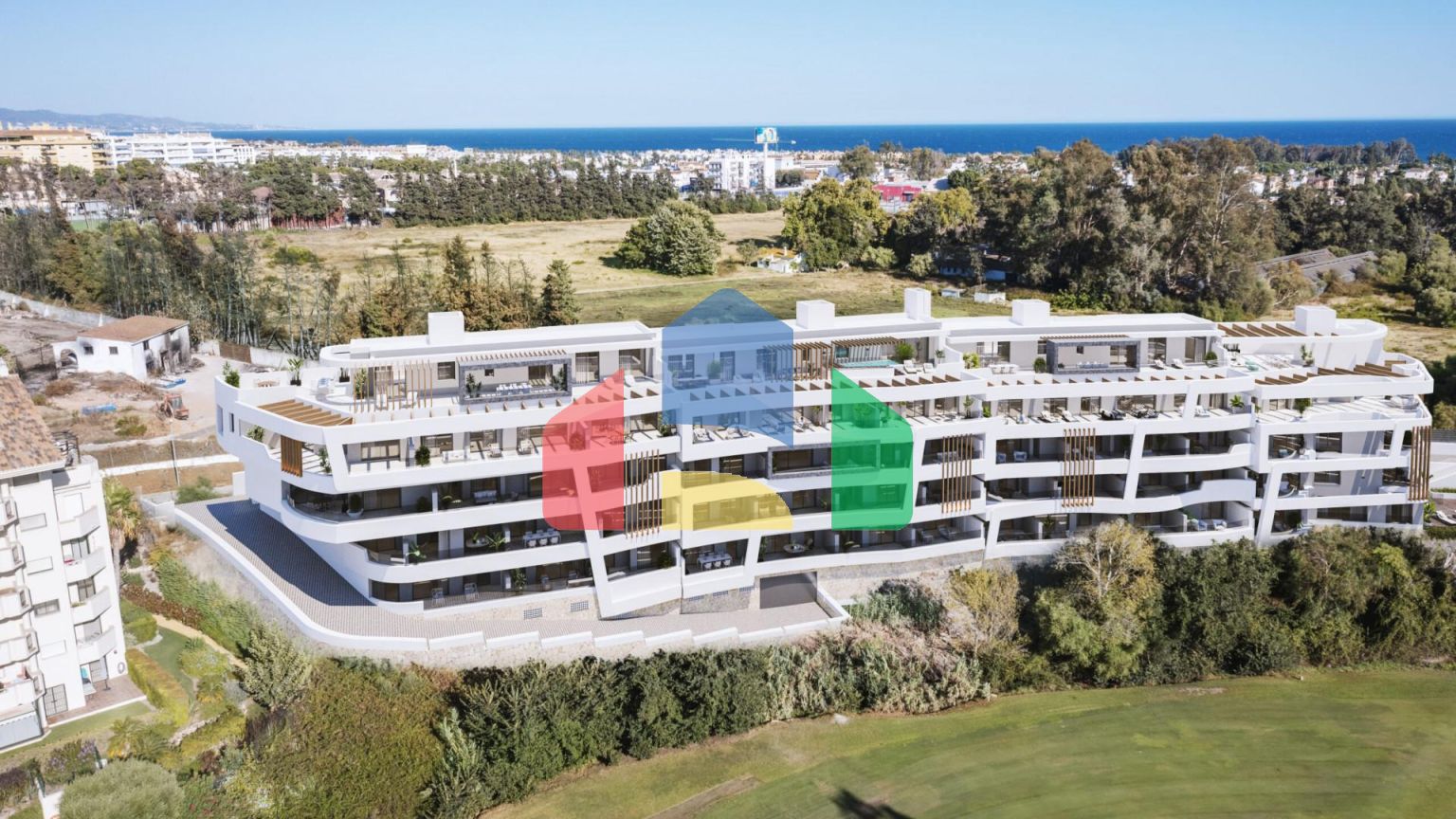 Современный дуплекс с двумя спальнями и двумя ванными комнатами в Марбелье с видом на поле для гольфа