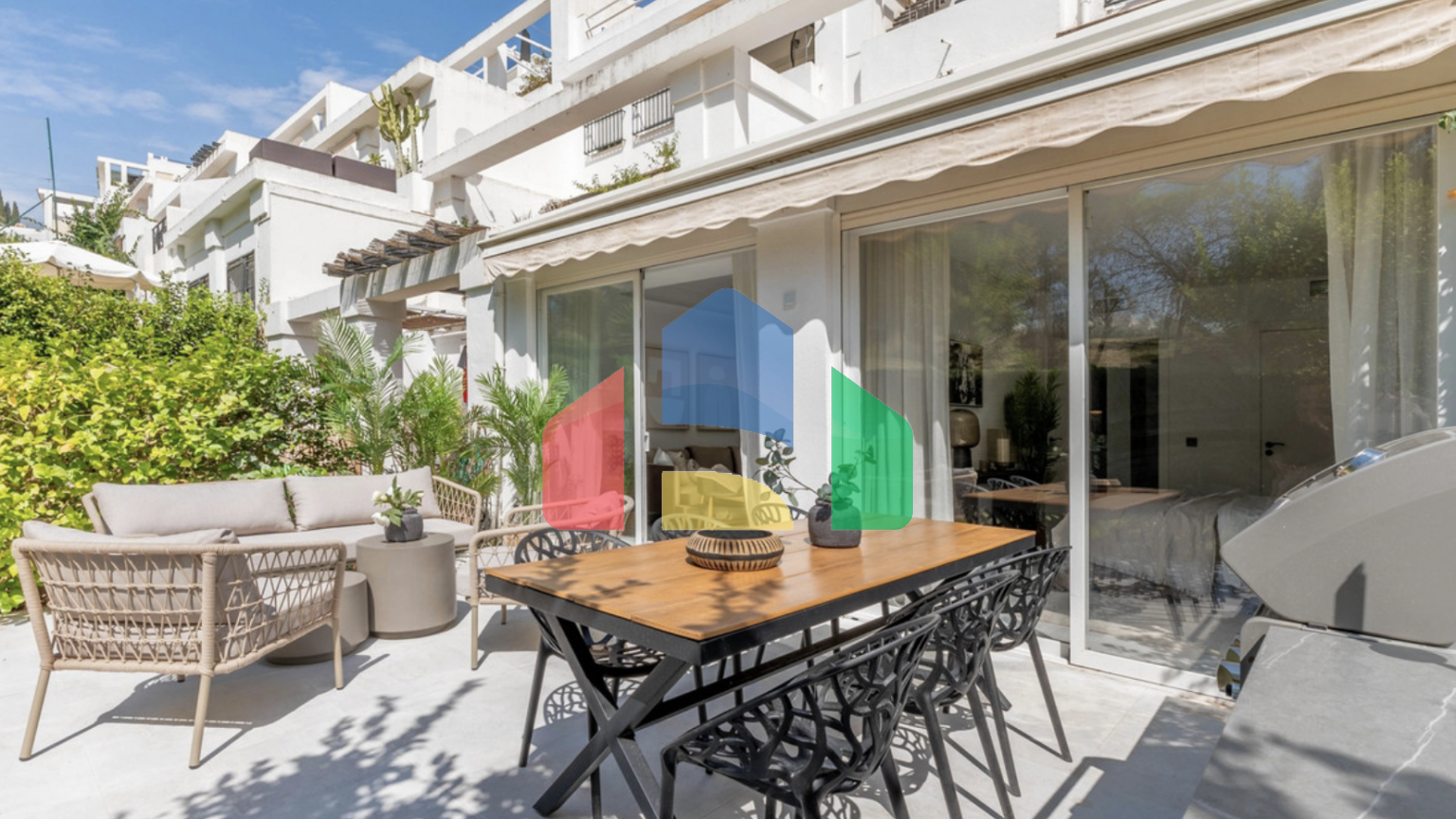 Изысканный 3х комнатный апартамент на первом этаже