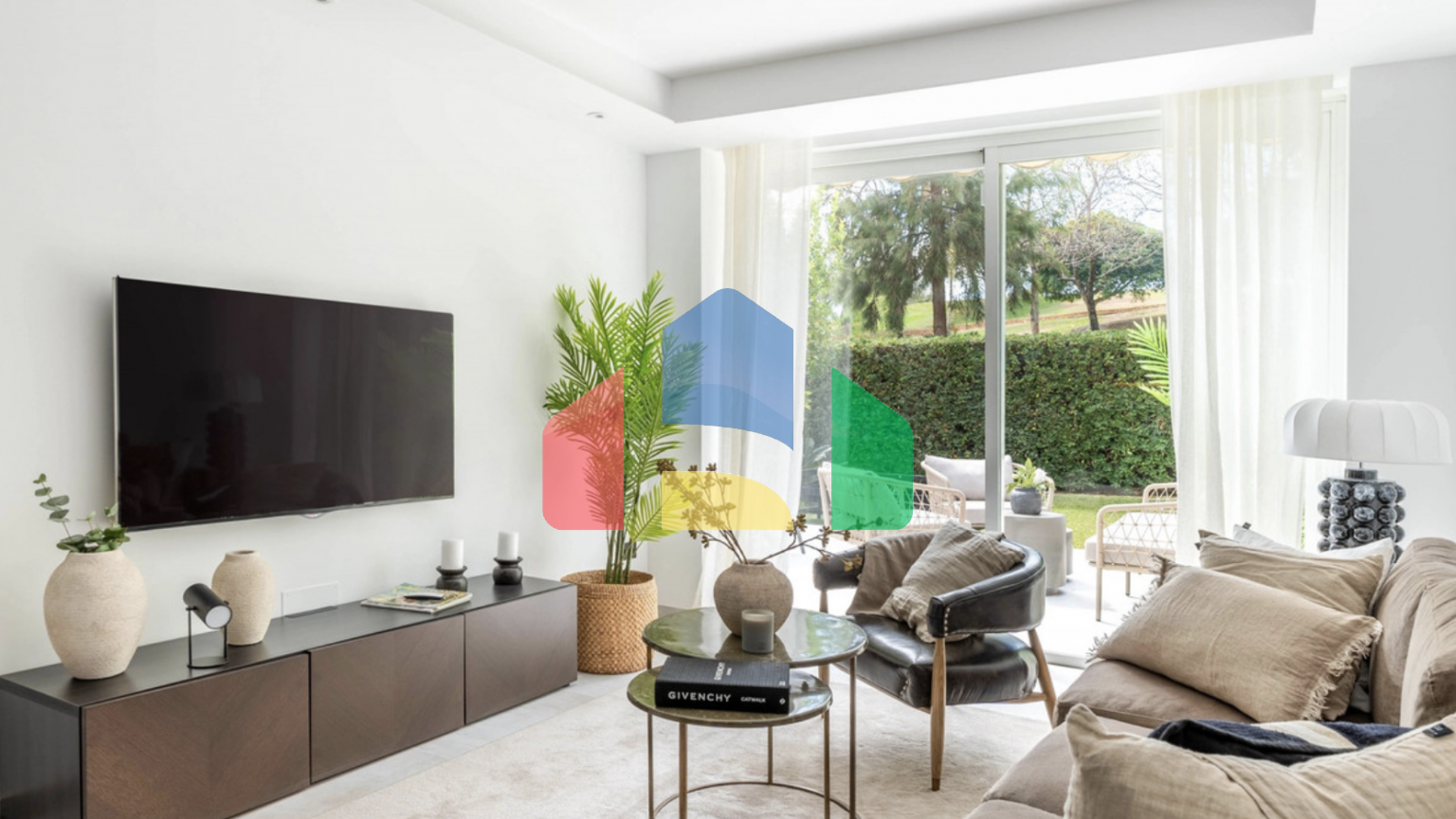 Изысканный 3х комнатный апартамент на первом этаже