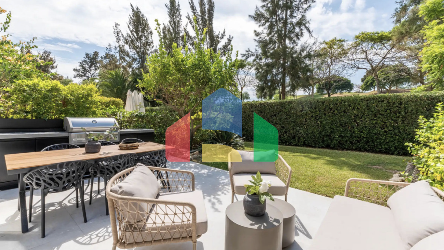 Изысканный 3х комнатный апартамент на первом этаже