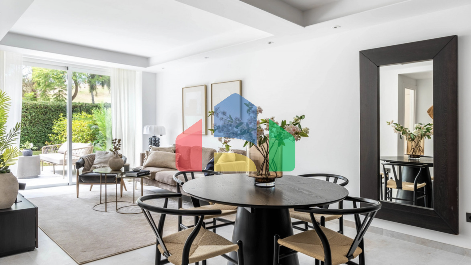 Изысканный 3х комнатный апартамент на первом этаже