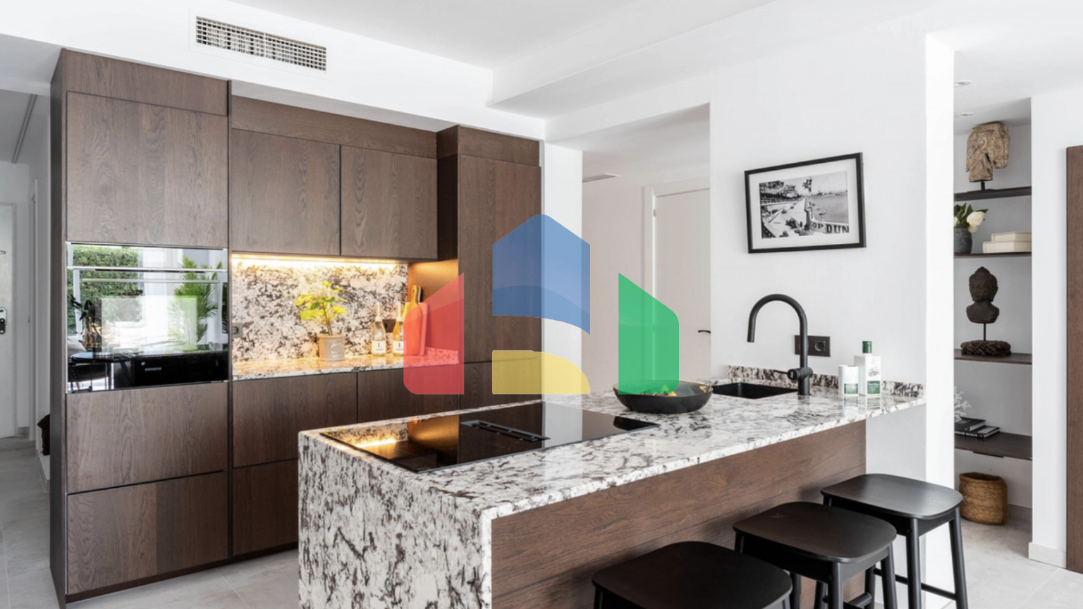 Изысканный 3х комнатный апартамент на первом этаже