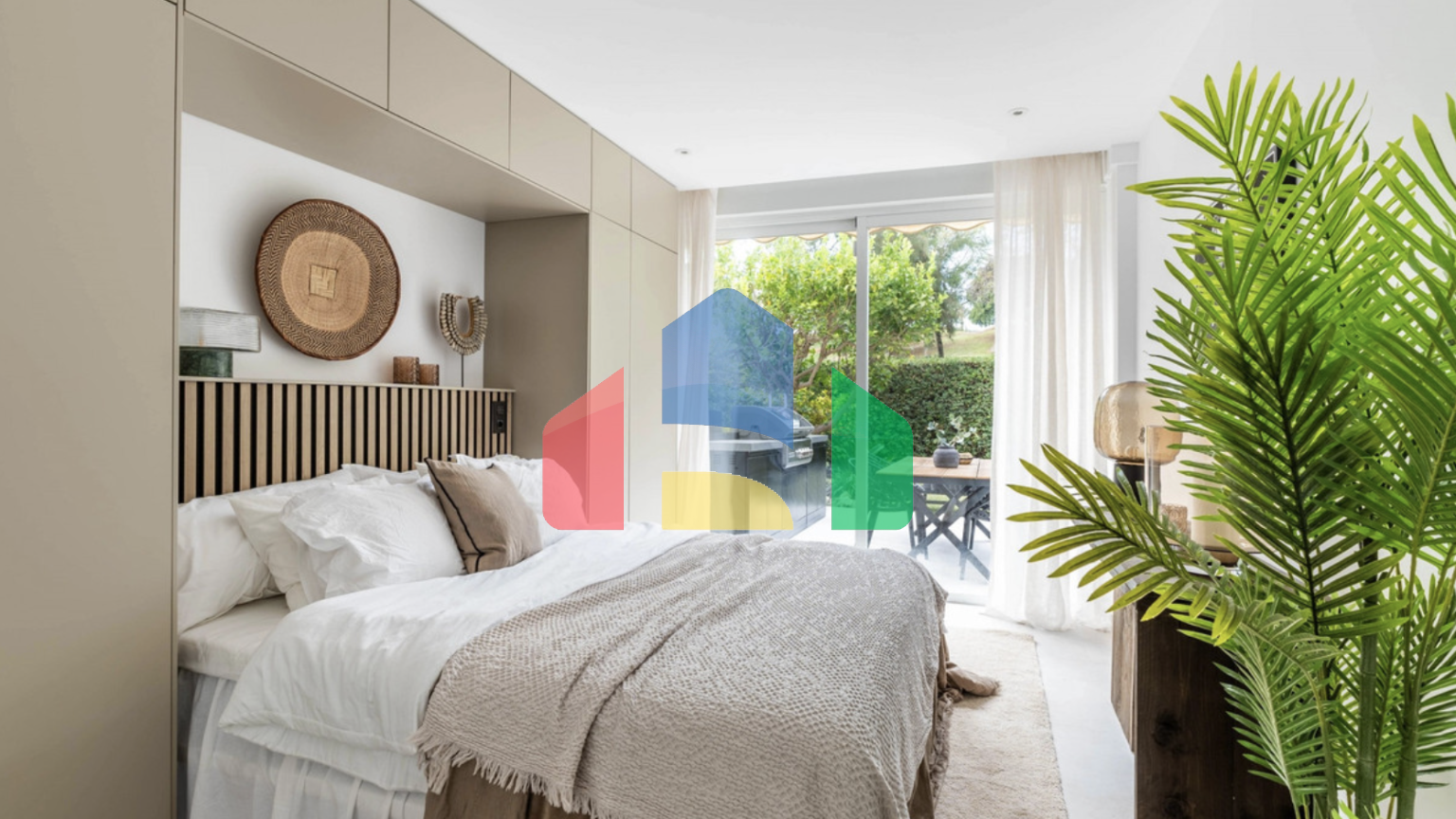 Изысканный 3х комнатный апартамент на первом этаже