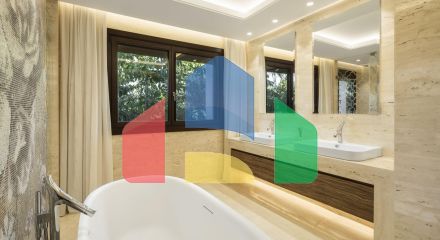 Вилла на первой линии гольфа в Нуэва-Андалусия Вилла на первой линии гольфа в Нуэва-Андалусия