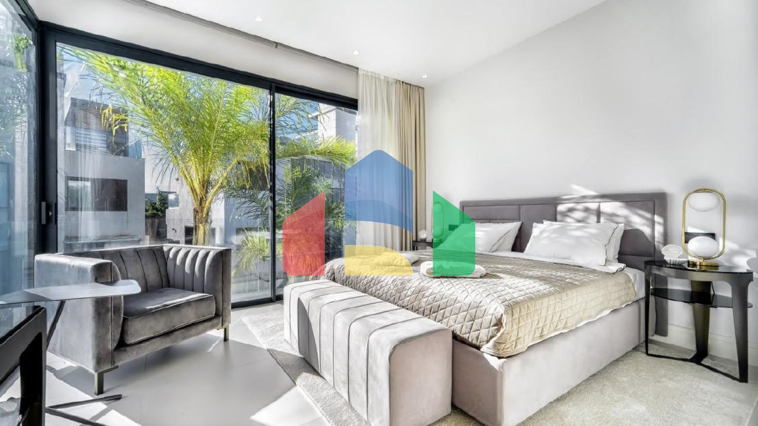 Роскошная современная вилла в Марбелье на Золотой Миле — в нескольких шагах от пляжа